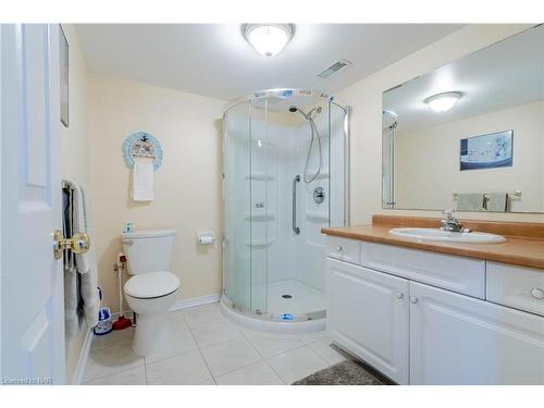 7724 Cortina Crescent, Niagara Falls, ON - Indoor Photo Showing Bathroom