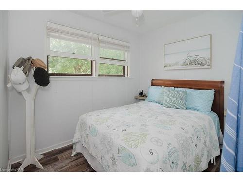 11154 Churchill Av Avenue, Port Colborne, ON - Indoor Photo Showing Bedroom