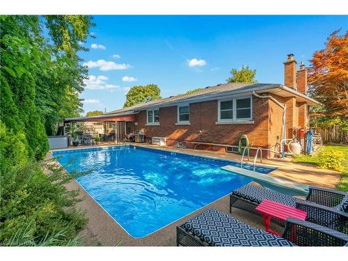 5 Glencairn Drive, St. Catharines, ON - Outdoor With In Ground Pool With Backyard With Exterior