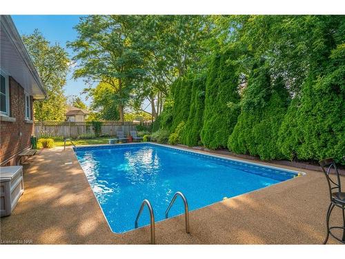 5 Glencairn Drive, St. Catharines, ON - Outdoor With In Ground Pool With Backyard