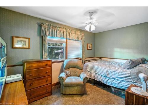 5 Glencairn Drive, St. Catharines, ON - Indoor Photo Showing Bedroom