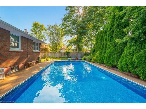 5 Glencairn Drive, St. Catharines, ON - Outdoor With In Ground Pool With Backyard