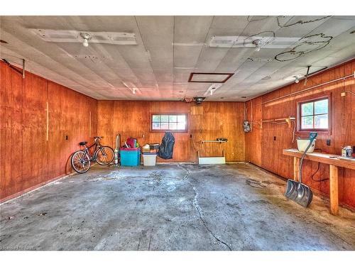 205 Murray Street, Fort Erie, ON - Indoor Photo Showing Garage