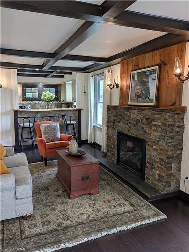 3104 Evadere Avenue, Fort Erie, ON - Indoor Photo Showing Living Room With Fireplace