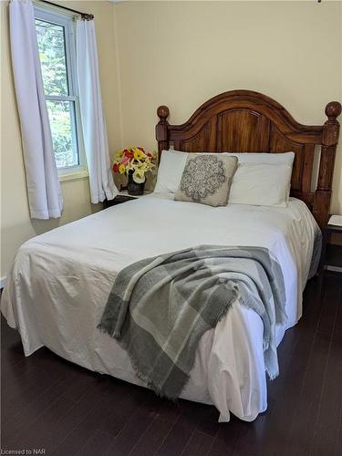 3104 Evadere Avenue, Fort Erie, ON - Indoor Photo Showing Bedroom