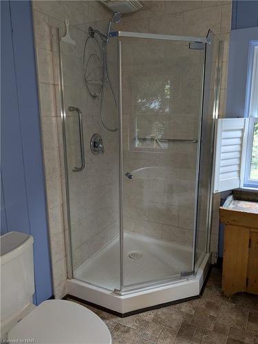 3104 Evadere Avenue, Fort Erie, ON - Indoor Photo Showing Bathroom