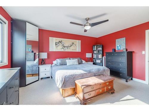 6622 Mary Drive, Niagara Falls, ON - Indoor Photo Showing Bedroom