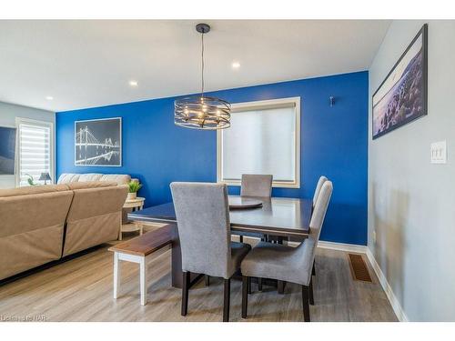 6622 Mary Drive, Niagara Falls, ON - Indoor Photo Showing Dining Room