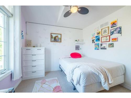 6622 Mary Drive, Niagara Falls, ON - Indoor Photo Showing Bedroom