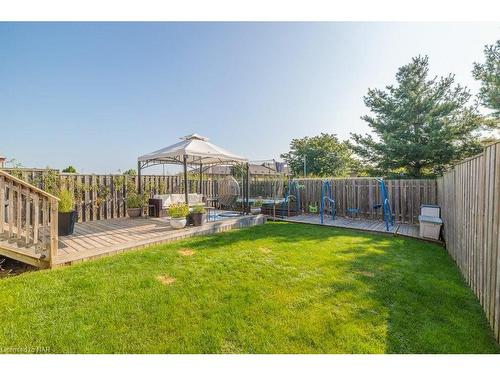 6622 Mary Drive, Niagara Falls, ON - Outdoor With Backyard