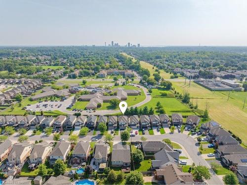 6622 Mary Drive, Niagara Falls, ON - Outdoor With View