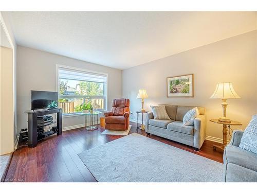 41 Terrama Court, St. Catharines, ON - Indoor Photo Showing Living Room