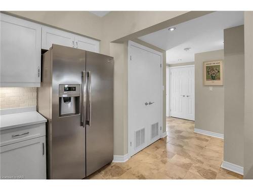 B 304-678 Line 2 Road, Virgil, ON - Indoor Photo Showing Kitchen