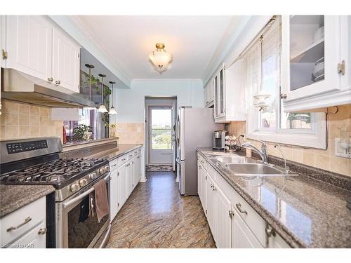 104 Carriage Road, St. Catharines, ON - Indoor Photo Showing Kitchen With Double Sink