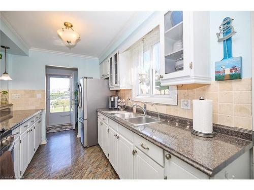 104 Carriage Road, St. Catharines, ON - Indoor Photo Showing Kitchen With Double Sink