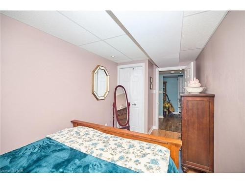 104 Carriage Road, St. Catharines, ON - Indoor Photo Showing Bedroom