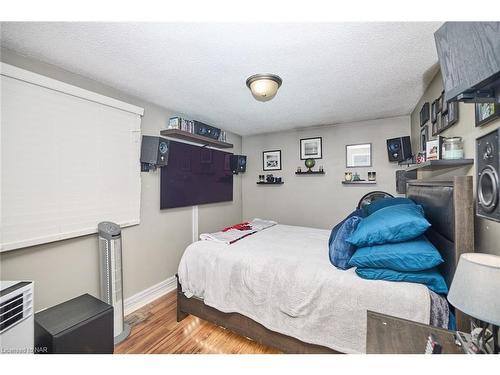 104 Carriage Road, St. Catharines, ON - Indoor Photo Showing Bedroom