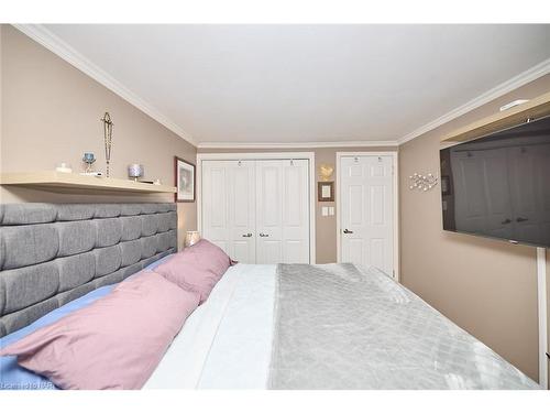 104 Carriage Road, St. Catharines, ON - Indoor Photo Showing Bedroom