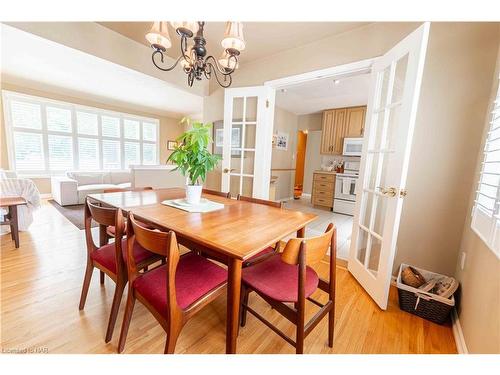 4 Joanna Drive, St. Catharines, ON - Indoor Photo Showing Dining Room