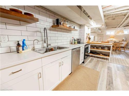 4 Joanna Drive, St. Catharines, ON - Indoor Photo Showing Kitchen With Double Sink