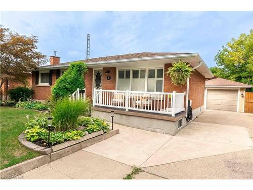 4 Joanna Drive, St. Catharines, ON - Outdoor With Deck Patio Veranda