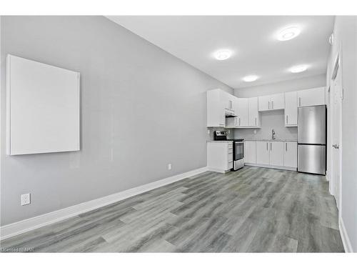 80 Page Street, St. Catharines, ON - Indoor Photo Showing Kitchen