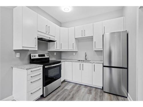 80 Page Street, St. Catharines, ON - Indoor Photo Showing Kitchen