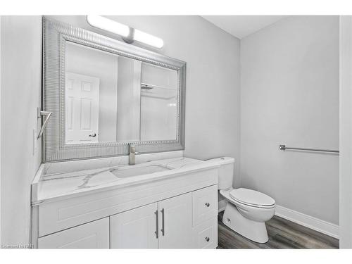 80 Page Street, St. Catharines, ON - Indoor Photo Showing Bathroom