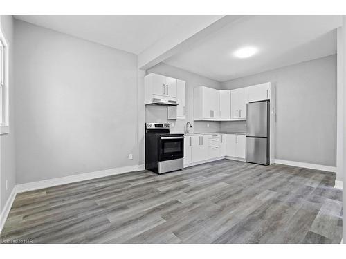 80 Page Street, St. Catharines, ON - Indoor Photo Showing Kitchen