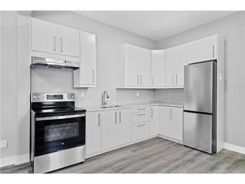 80 Page Street, St. Catharines, ON - Indoor Photo Showing Kitchen