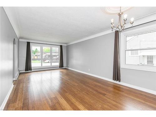 106 Highland Avenue, Port Colborne, ON - Indoor Photo Showing Other Room