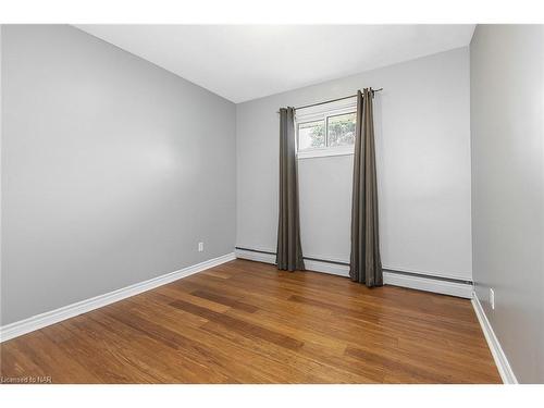 106 Highland Avenue, Port Colborne, ON - Indoor Photo Showing Other Room