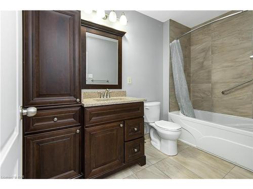 106 Highland Avenue, Port Colborne, ON - Indoor Photo Showing Bathroom