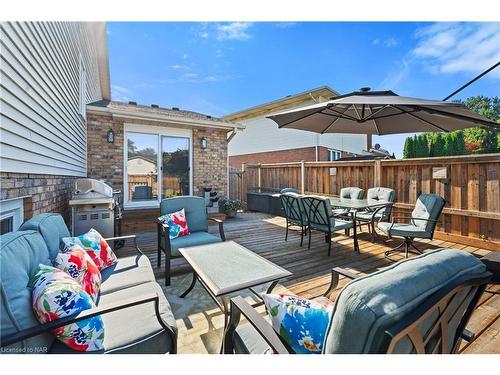 4045 Fieldstone Avenue, Niagara Falls, ON - Outdoor With Deck Patio Veranda