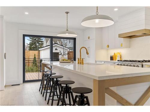 14 Pawling Street, St. Catharines, ON - Indoor Photo Showing Kitchen With Upgraded Kitchen