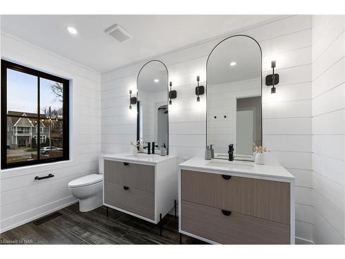 14 Pawling Street, St. Catharines, ON - Indoor Photo Showing Bathroom