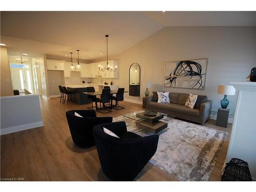 5 Sunhaven Lane, Niagara-On-The-Lake, ON - Indoor Photo Showing Living Room