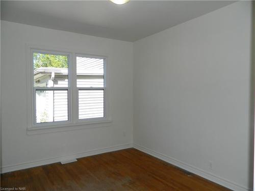 222 Courtwright Street, Fort Erie, ON - Indoor Photo Showing Other Room