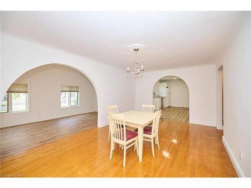 14 Woodelm Drive, St. Catharines, ON - Indoor Photo Showing Dining Room