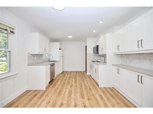 14 Woodelm Drive, St. Catharines, ON - Indoor Photo Showing Kitchen