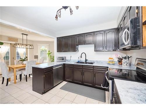 23 Barbican Trail, St. Catharines, ON - Indoor Photo Showing Kitchen