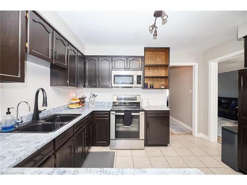 23 Barbican Trail, St. Catharines, ON - Indoor Photo Showing Kitchen With Double Sink