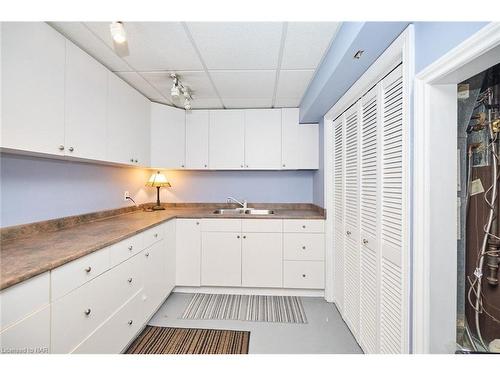 23 Barbican Trail, St. Catharines, ON - Indoor Photo Showing Kitchen With Double Sink