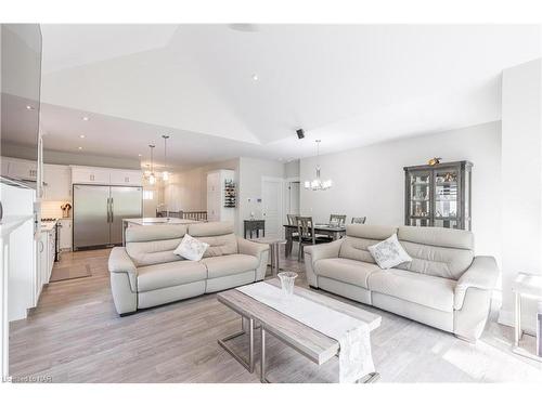 6-3573 Dominion Road, Ridgeway, ON - Indoor Photo Showing Living Room