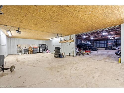 20 Tanbark Road, Niagara-On-The-Lake, ON - Indoor Photo Showing Garage