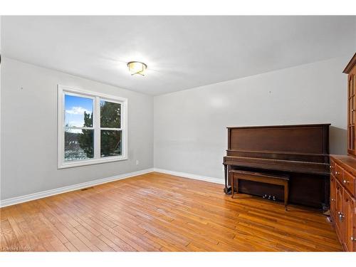 20 Tanbark Road, Niagara-On-The-Lake, ON - Indoor Photo Showing Other Room