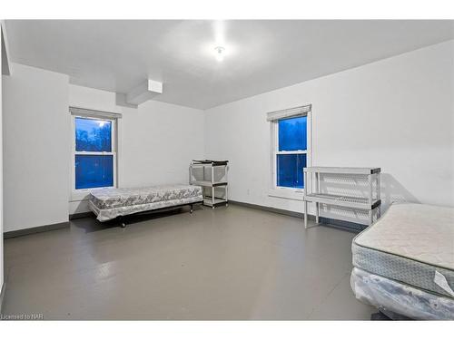 20 Tanbark Road, Niagara-On-The-Lake, ON - Indoor Photo Showing Bedroom