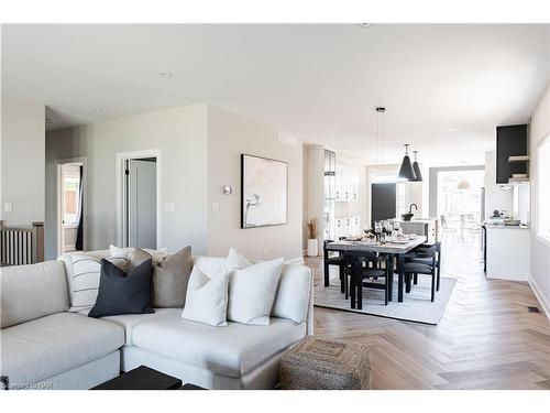 3589 Whispering Woods Trail, Ridgeway, ON - Indoor Photo Showing Living Room