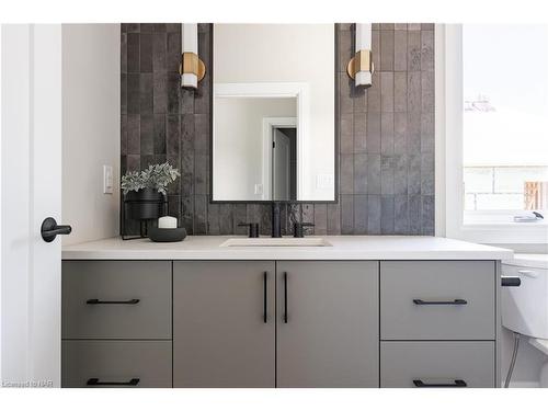 3589 Whispering Woods Trail, Ridgeway, ON - Indoor Photo Showing Bathroom