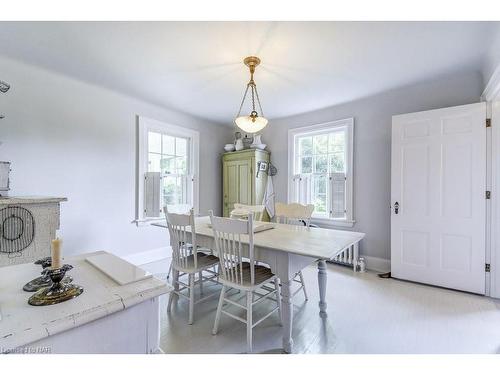 2 Pinehill Road, St. Catharines, ON - Indoor Photo Showing Dining Room